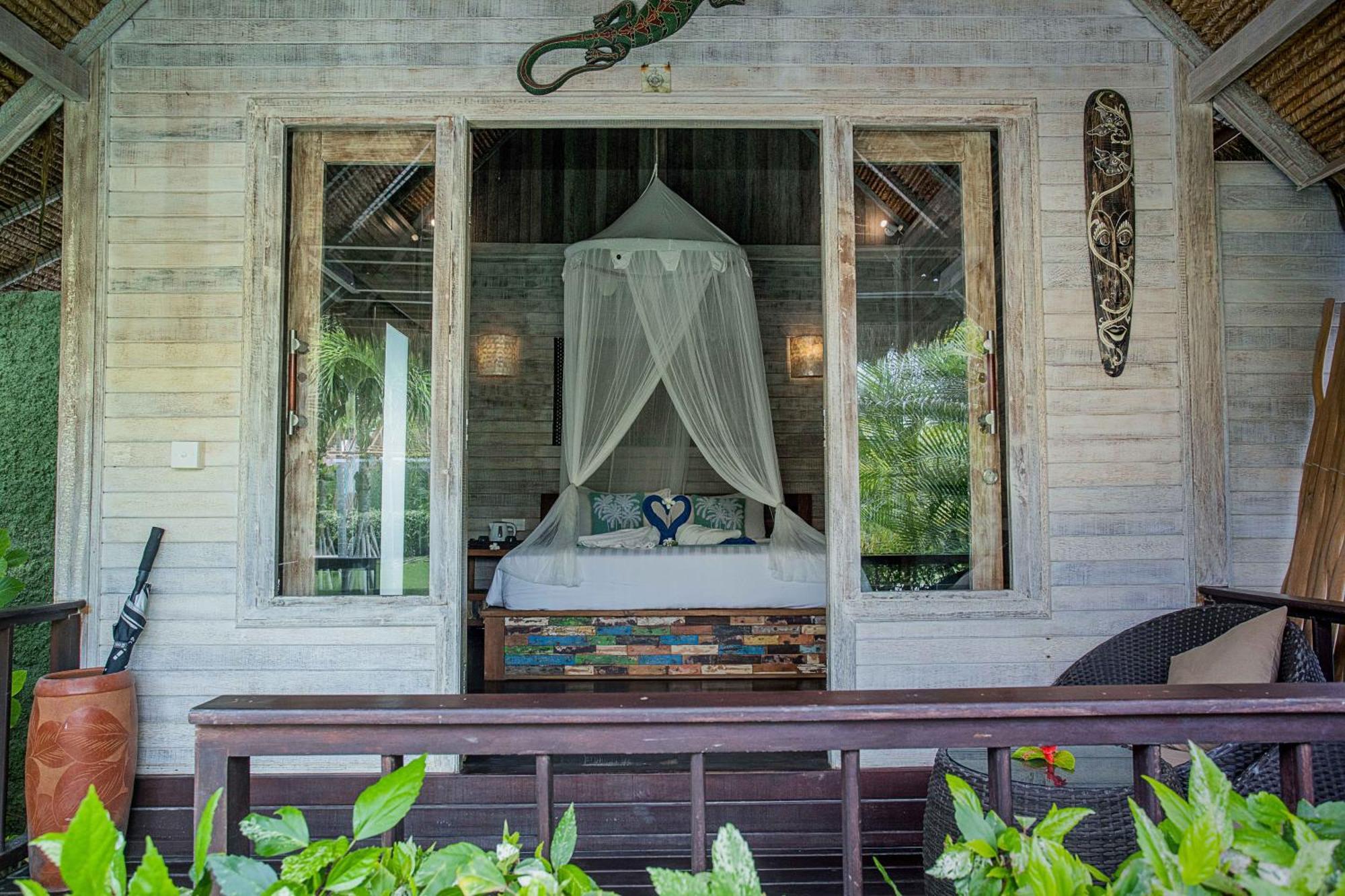 Water Blow Huts Nusa Lembongan Eksteriør bilde