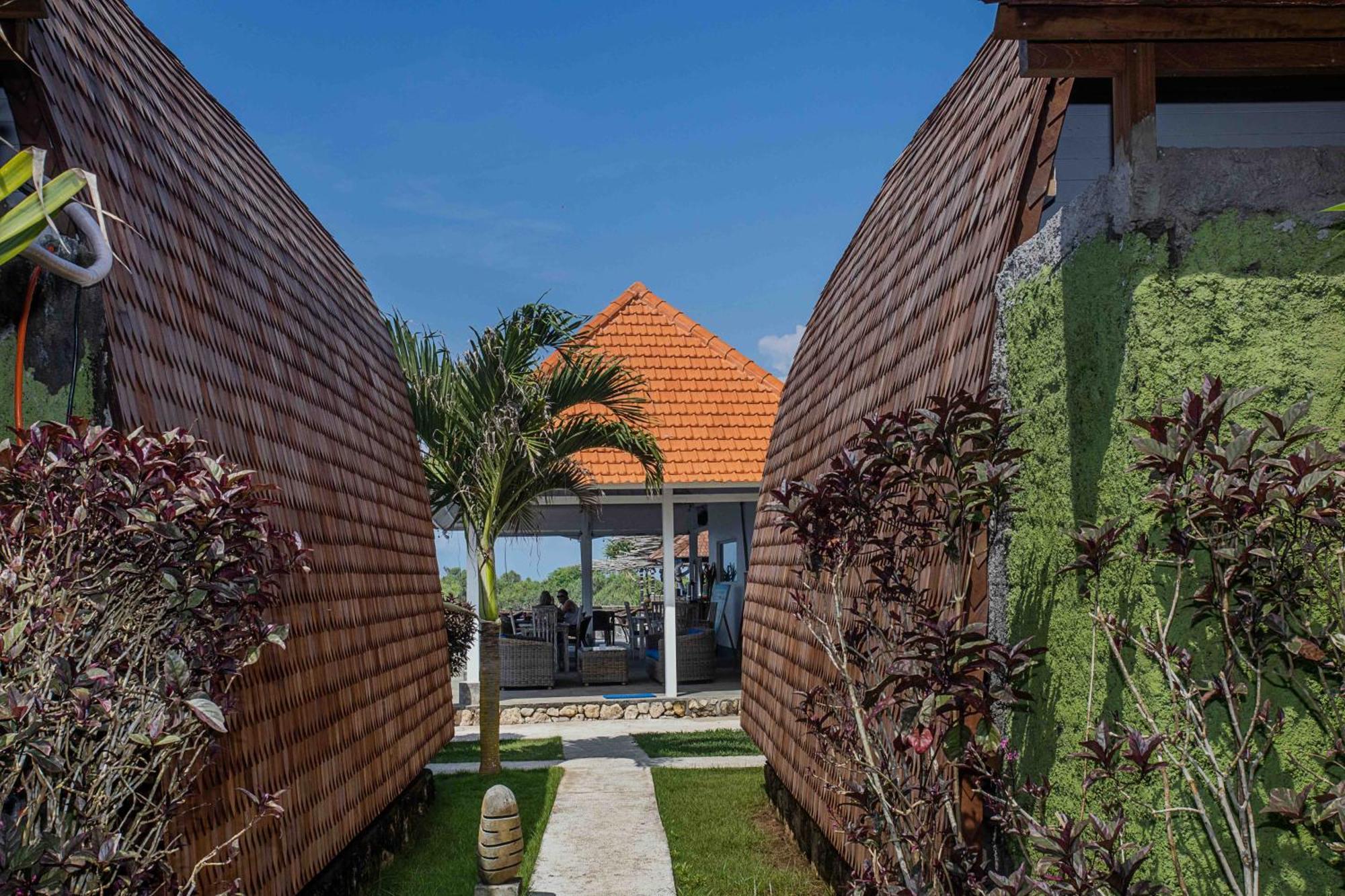 Water Blow Huts Nusa Lembongan Eksteriør bilde